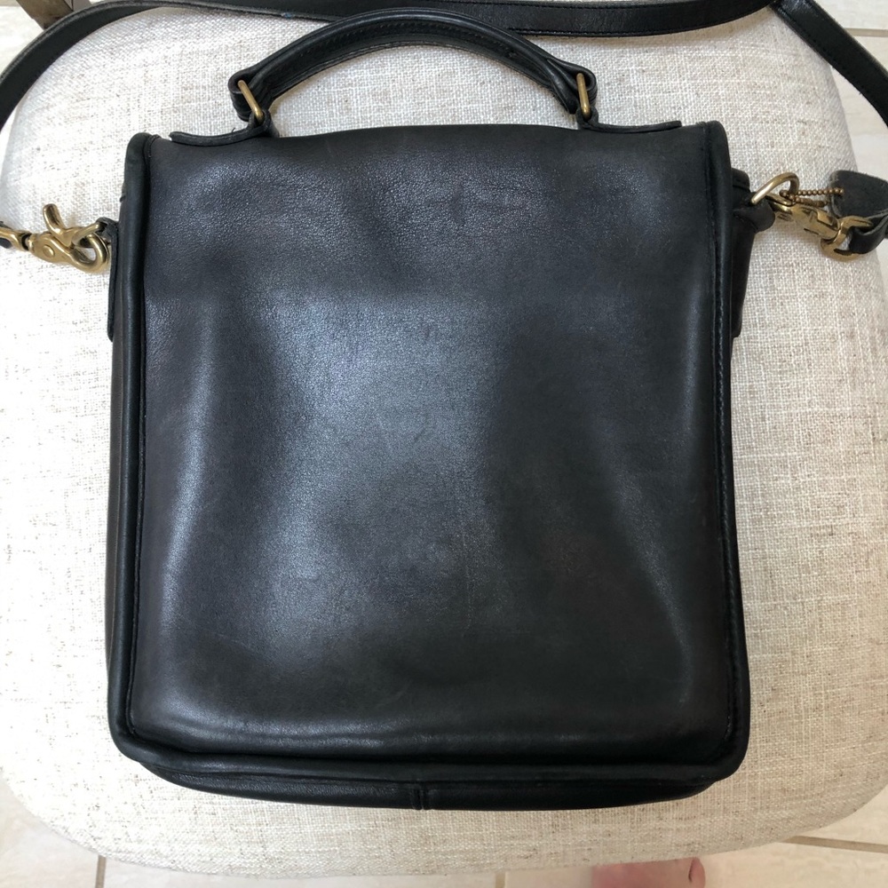 -SOLD- Vintage Coach Willis Crossbody - Picture 8 of 8